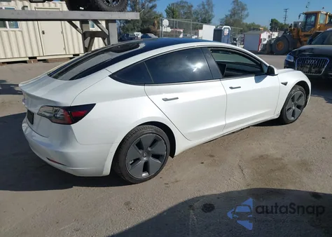 2022 Tesla Model 3 Rear-Wheel Drive z USA, uszkodzony, nr VIN 5YJ3E1EA9NF147738